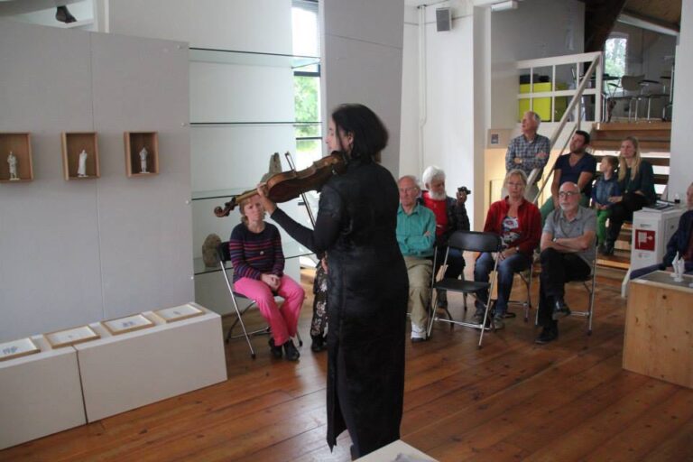 1173775_468159079950126_1416955188_n